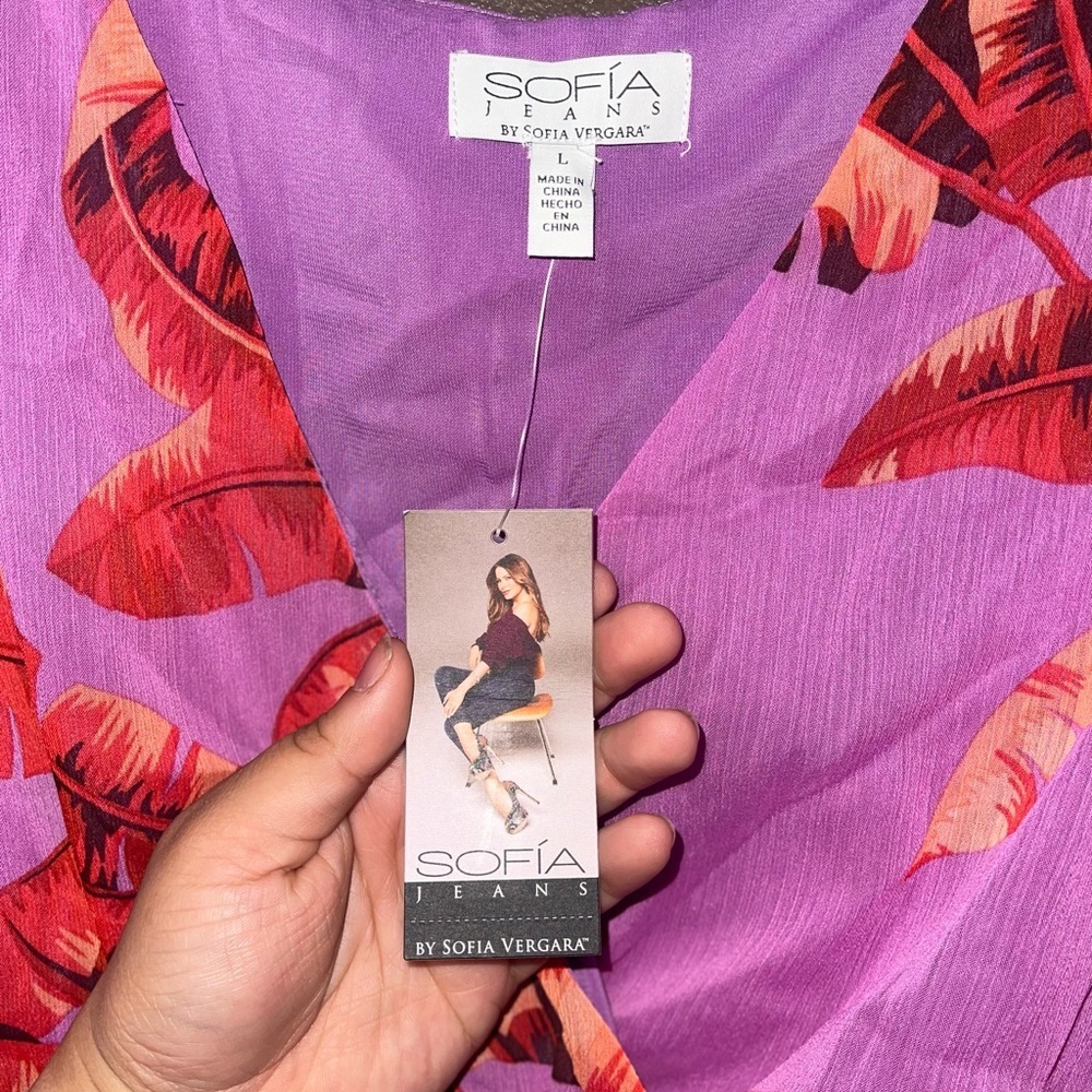 NWT SOFIA V - blouse - Picture 6 of 6